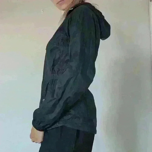 Columbia, windbreaker jacket,  black, elastic waist, size XS - Picture 3 of 12